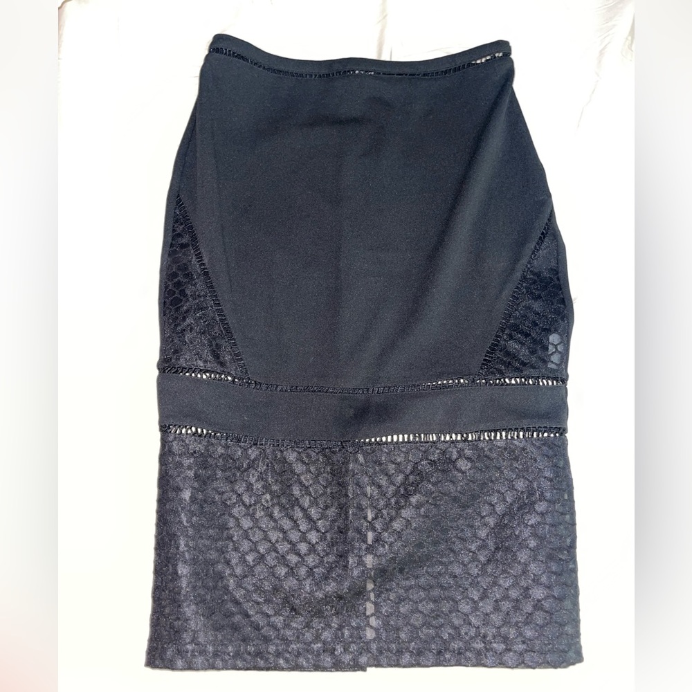 Women’s fitted dress skirt size 10: runs small